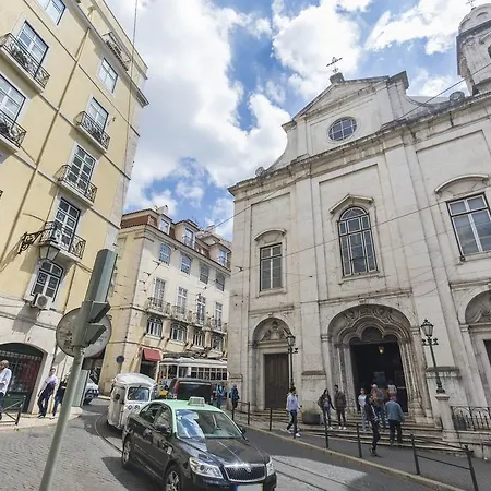 Lovelystay - Downtown Magnificent Flat 리스본