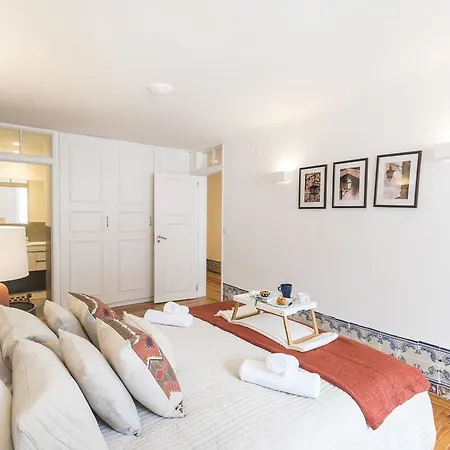 Lovelystay - Downtown Magnificent Flat 아파트